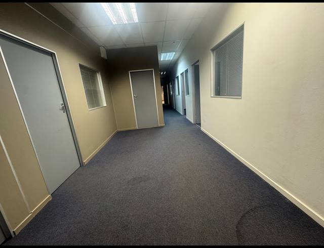 512M² OFFICE TO LET IN WYNBERG
